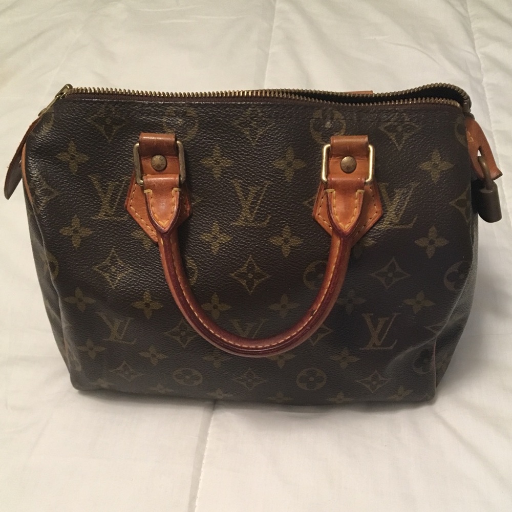 Authentic Louis Vuitton speedy 25 purse